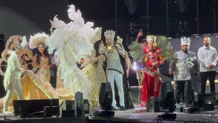 Coronan a Yeri MUA y Paponas como reyes del Carnaval de Veracruz 2022(+video)