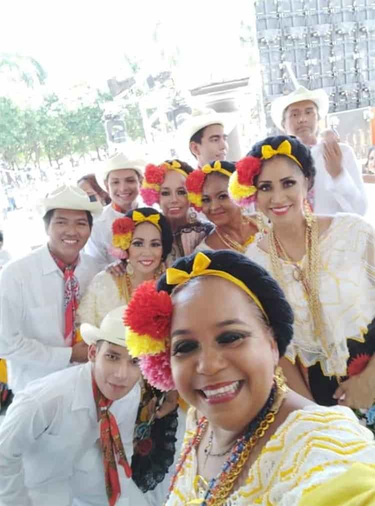 Ballet elaboró su propio carro alegórico para el Carnaval de Veracruz