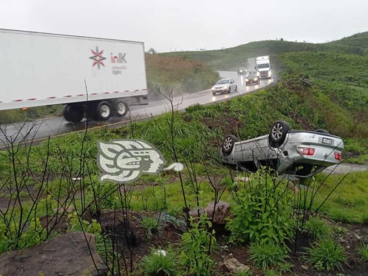 Lluvia ocasiona cinco accidentes automovilísticos en la autopista Puebla-Córdoba