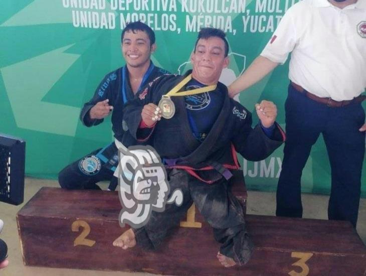 Porteño Manuel de los Santos, obtiene otro oro en Estatal de Jiu jitsu