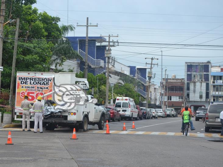 Ruptura de un cable de la CFE deja sin luz a colonias de Poza Rica