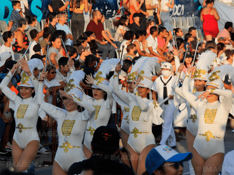 Inicia quinto y último desfile del Carnaval de Veracruz 2022(+video)