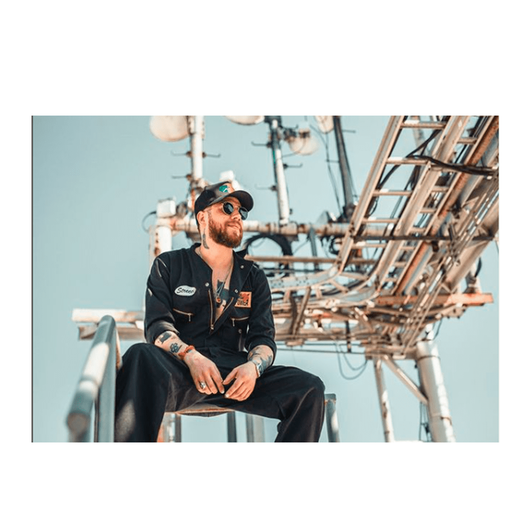 Avientan vaso con orines a Alex Strecci durante Carnaval de Veracruz