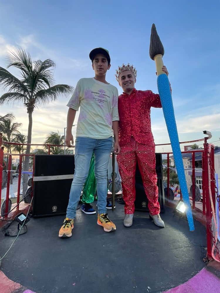 Javi Toys desfila con gran éxito en el Carnaval de Veracruz