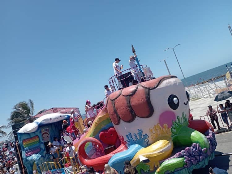 Javi Toys desfila con gran éxito en el Carnaval de Veracruz