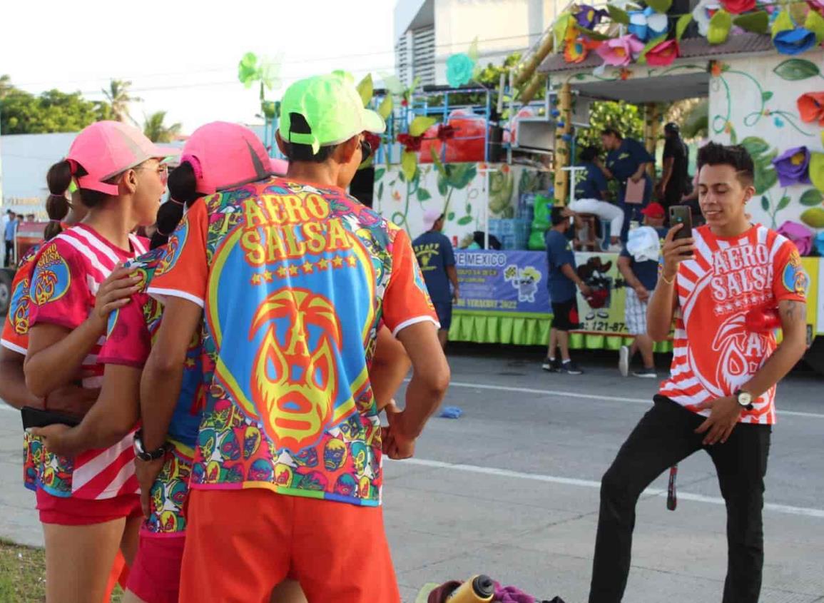 Comparsa Aero Salsa Nuevo Milenio ha participado en Carnaval de Veracruz por 22 años