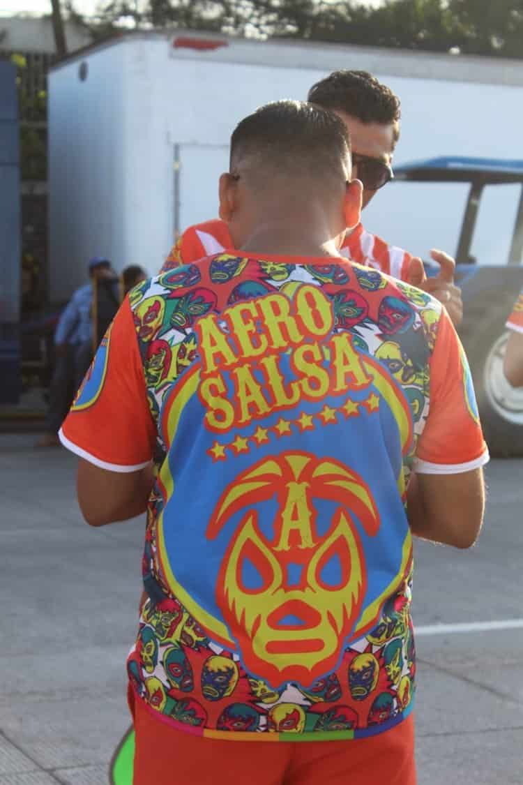 Comparsa Aero Salsa Nuevo Milenio ha participado en Carnaval de Veracruz por 22 años