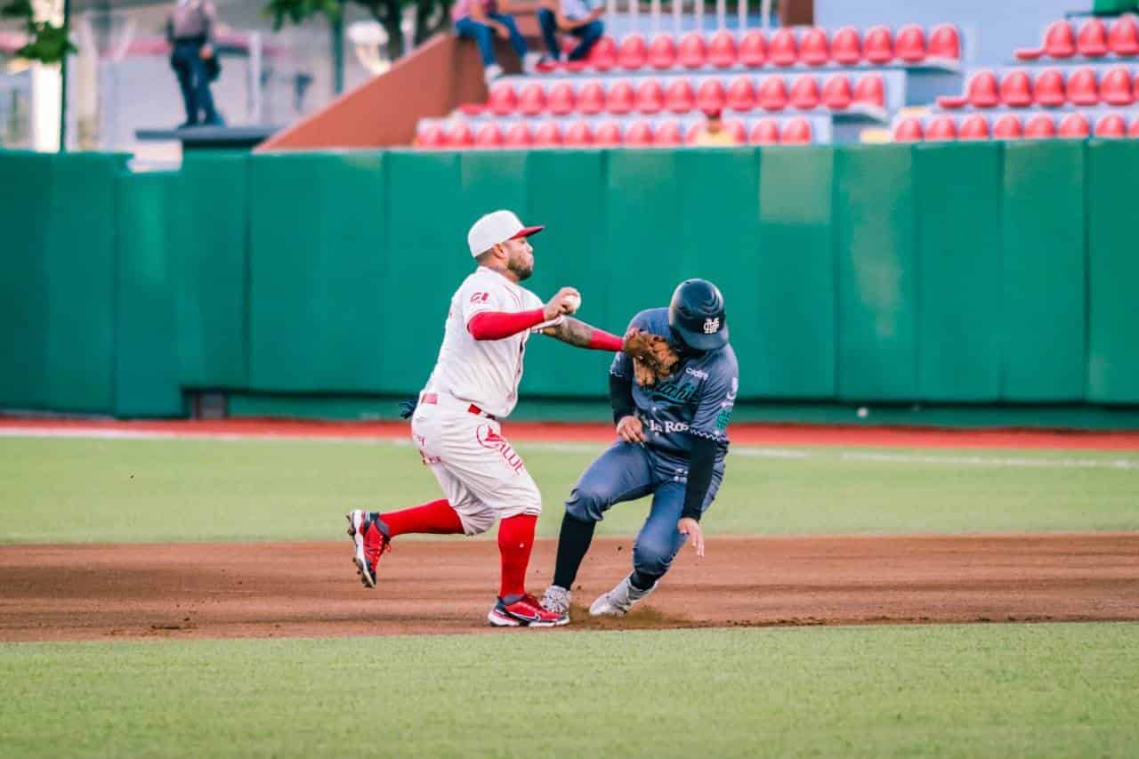 El Águila frena a Mariachis y amarra la serie (+videos)