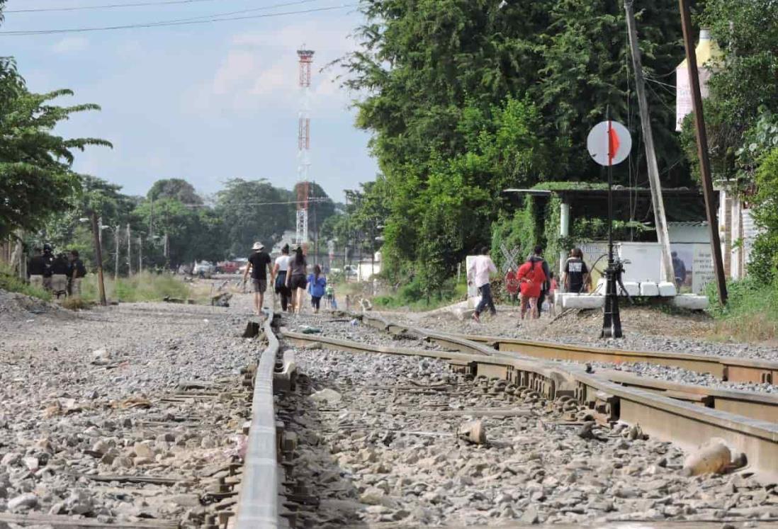 Centroamericano cae de vagón de tren en Tierra Blanca, fue llevado a un hospital