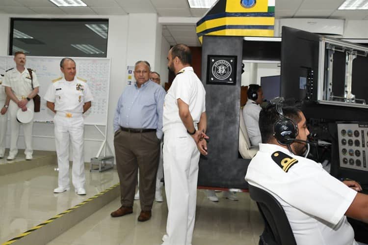 Esto fue lo que hizo Carlos del Toro durante su visita en Veracruz