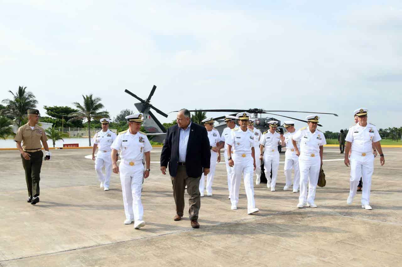 Esto fue lo que hizo Carlos del Toro durante su visita en Veracruz