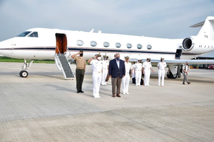 Esto fue lo que hizo Carlos del Toro durante su visita en Veracruz