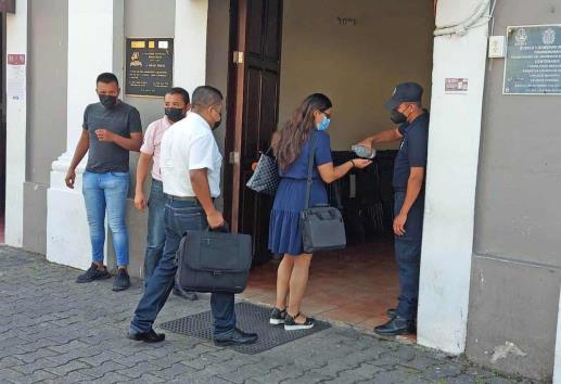 Restringen acceso al palacio municipal de Misantla