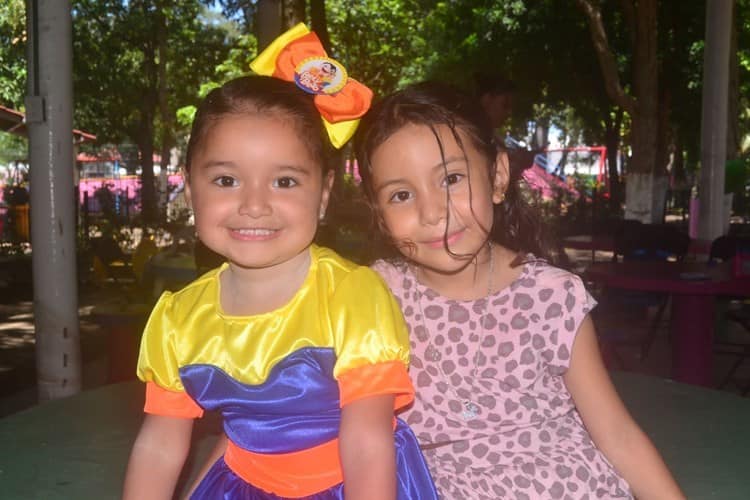Mía Leylani Aguilar Pereda disfruta en temática de Bely y Beto por sus 3 años de edad