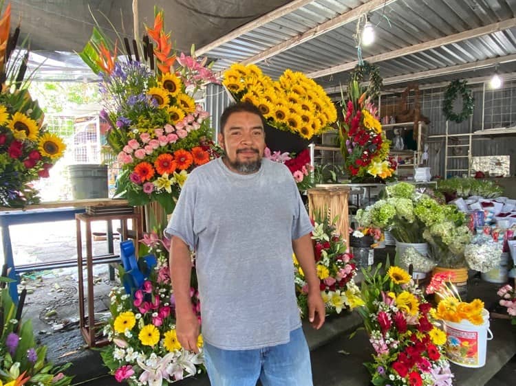 Por festejo de graduaciones, florerías en Veracruz ven repunte de ventas