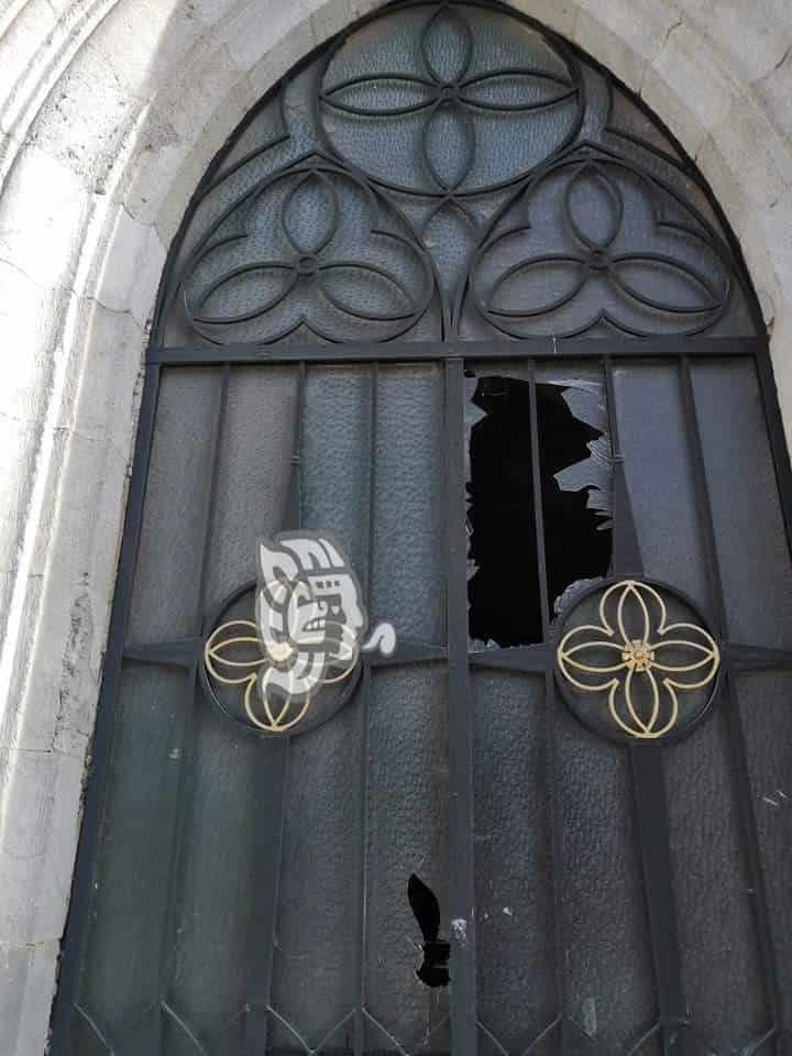 Vandalizan parroquia del Sagrado Corazón de Jesús en Río Blanco; ciudadanos, molestos