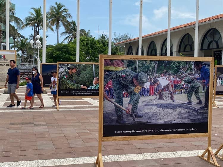 Exhiben en Plaza Acuario exposición fotográfica de la Sedena