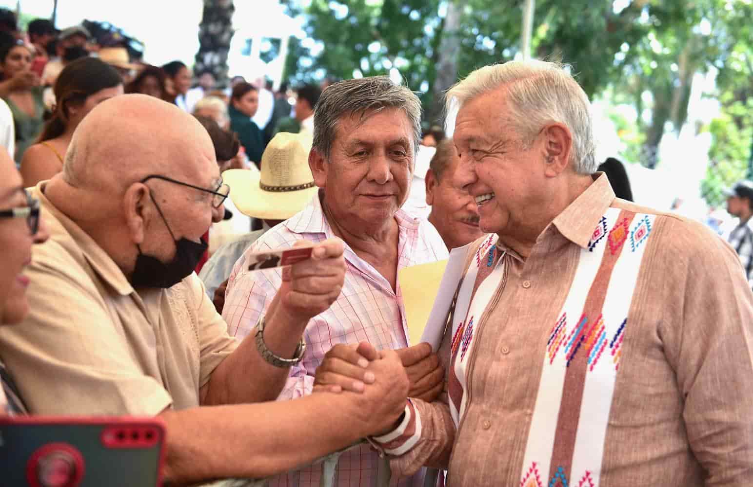 AMLO anuncia construcción de Universidad Benito Juárez en Villa Corzo, Chiapas