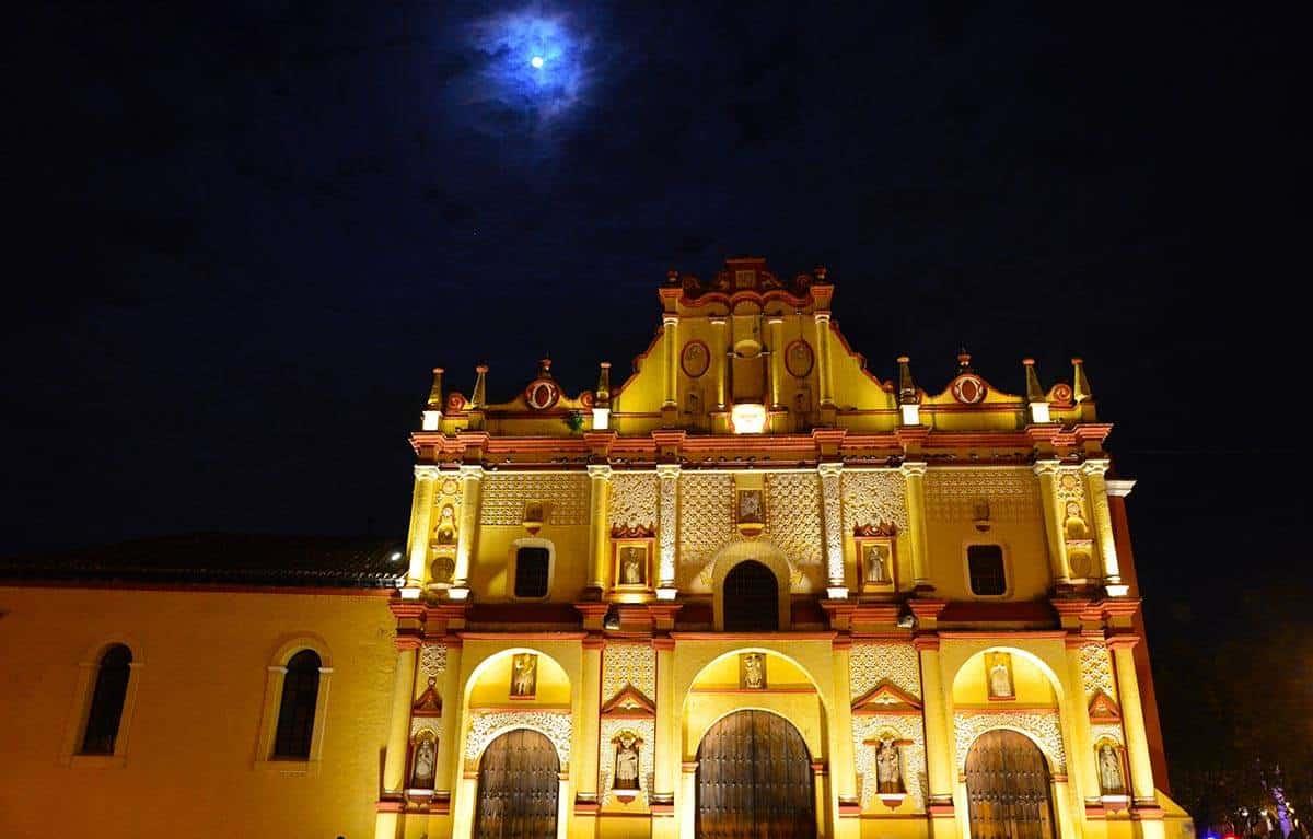 Entregan catedral de San Cristóbal de las Casas tras sismo de 2017