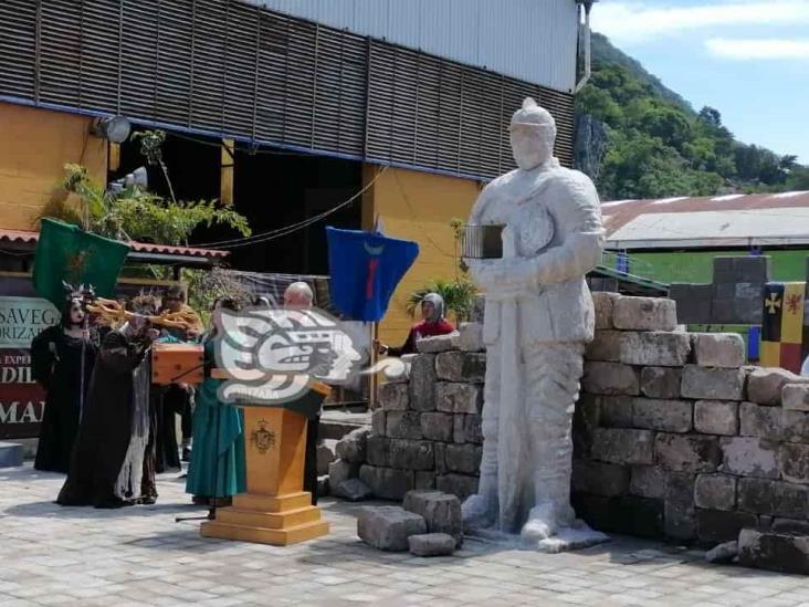 Con performance medieval, presentan el inicio del proyecto Casa Vegas en Orizaba