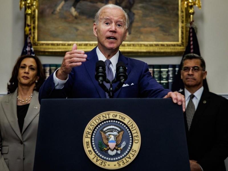 Joe Biden analiza declarar emergencia de salud pública relacionada con el aborto