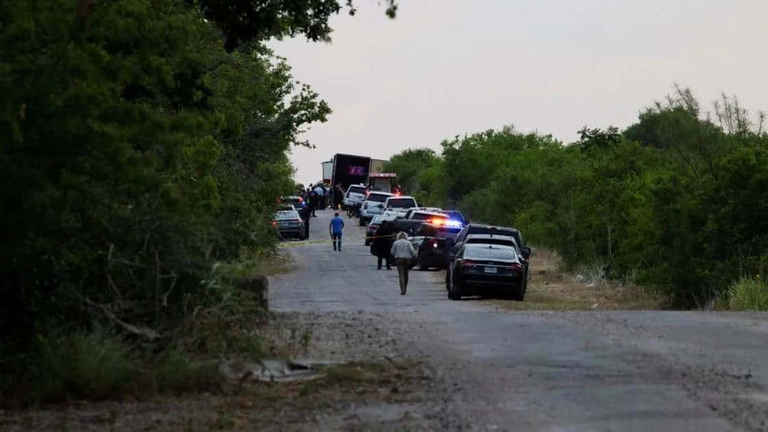 Se salvaron tres veracruzanos de morir en tráiler de Texas; 6 muertes confirmadas