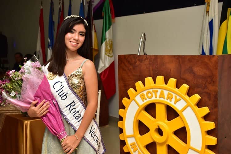 Rosa Arely Ortiz de Pita primera presidenta mujer  del Club Rotario Veracruz