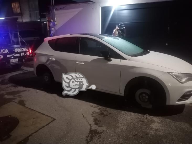 Desvalijan al menos seis vehículos y roban camioneta en Orizaba