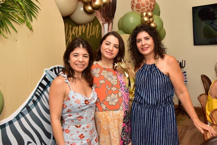 Karla Morfín de Ruz disfruta en su baby shower por la llegada de su próximo heredero