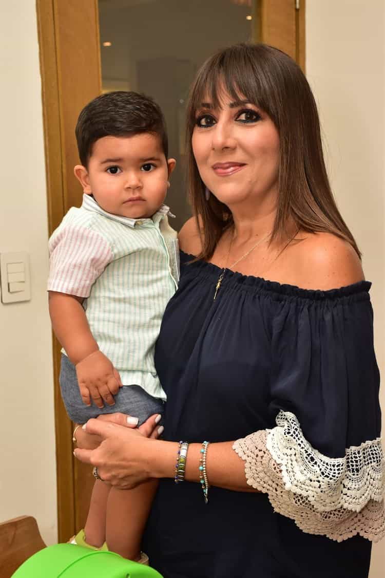 Karla Morfín de Ruz disfruta en su baby shower por la llegada de su próximo heredero