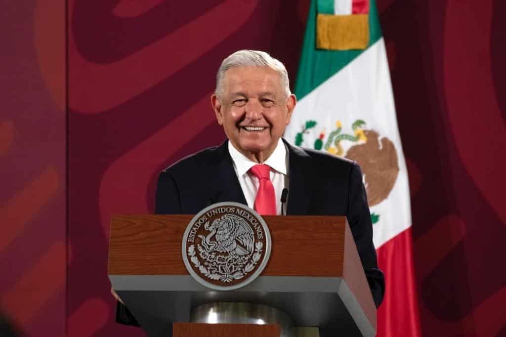 AMLO responde a las críticas tras enviar pésame a la familia de Luis Echeverría