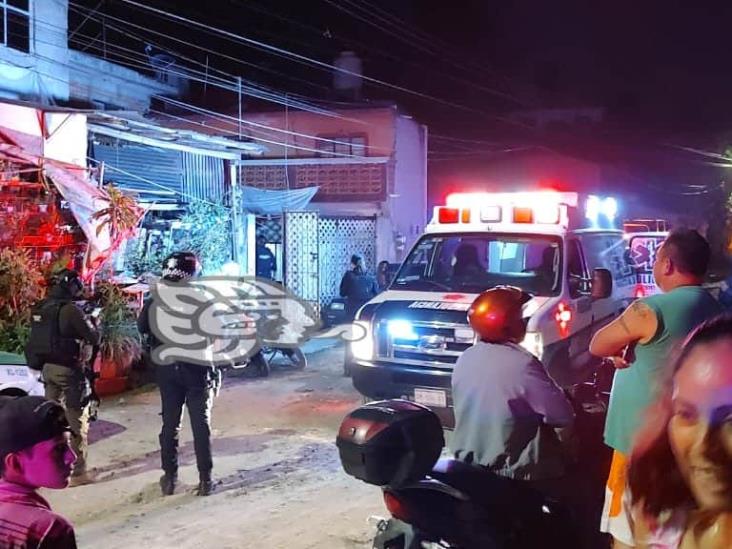 De forma sorpresiva, hieren con arma de fuego a tatuador en Xalapa