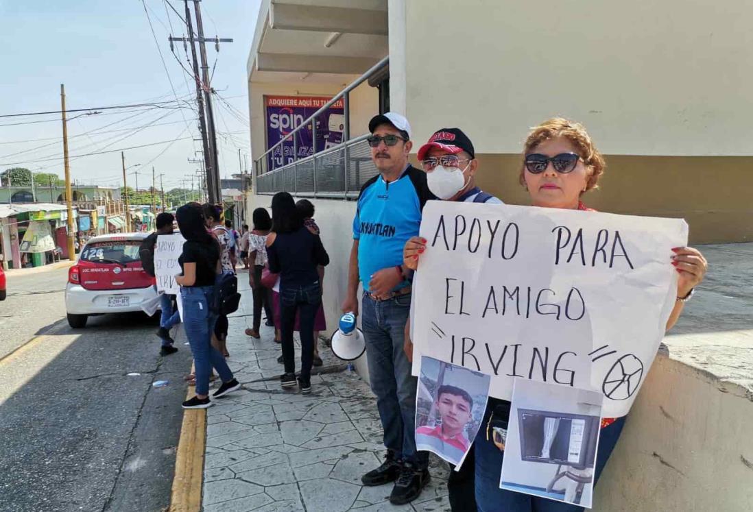 (+ Video) Joven futbolista Irving necesita apoyo para cubrir gastos de operación