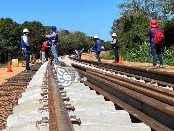 Subcontratistas del ferrocarril del CIIT, malbaratan mano de obra local: Smitc