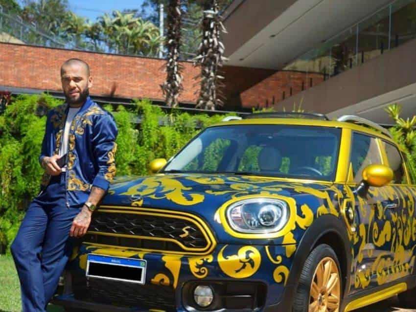 Esto le ofrecen a Dani Alves para convencerlo de jugar en Pumas