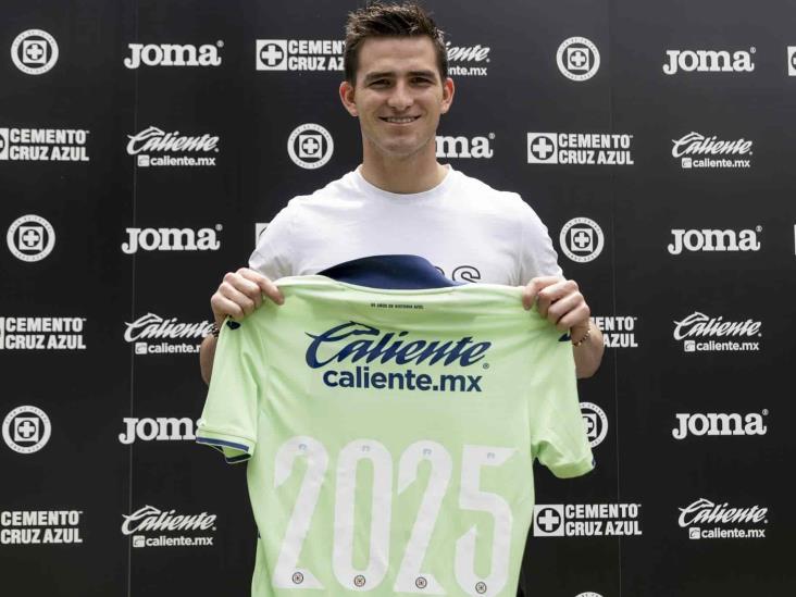 ¡Hasta 2025! Cruz Azul renueva al veracruzano Sebastián Jurado