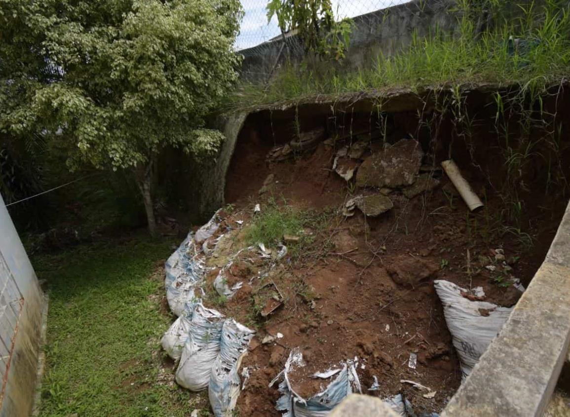 Aparte de muros, en Nuevo Xalapa demandan otras obras para evitar colapso