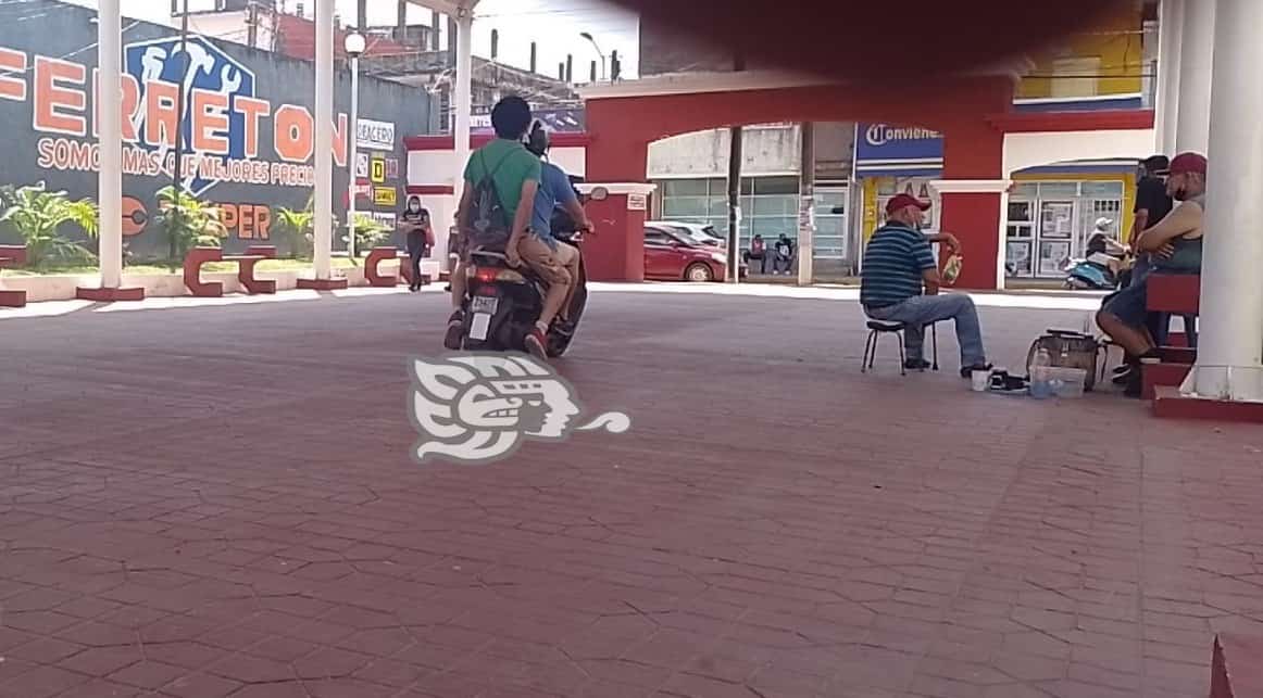 Parque Venustiano Carranza se volvió estacionamiento de motocicletas