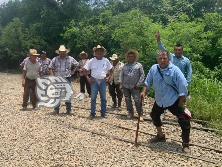 Bloquean al FIT en Medias Aguas en reclamo de pago de daños 