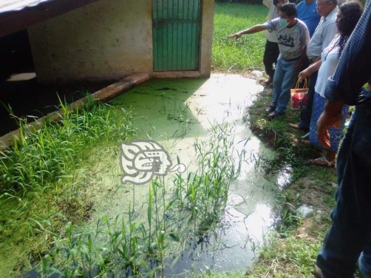 Agua contaminada reciben en Aguilera, acusan pobladores