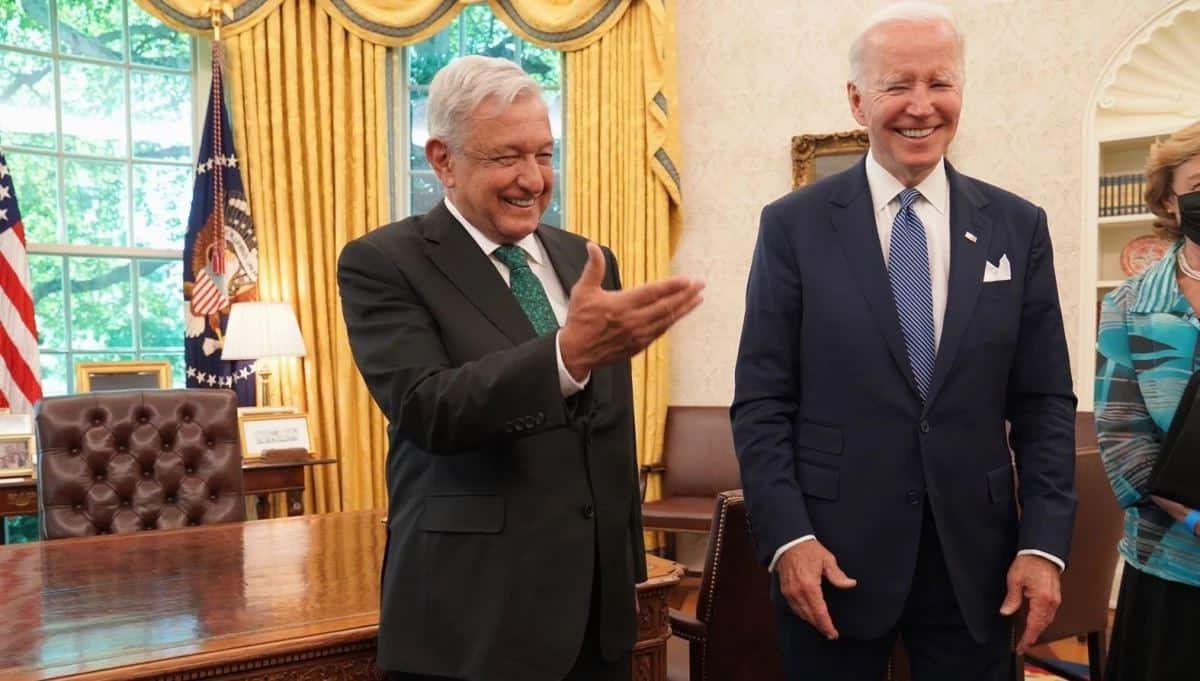 Ken Salazar defiende relación entre EU y México tras reunión de AMLO con Joe Biden