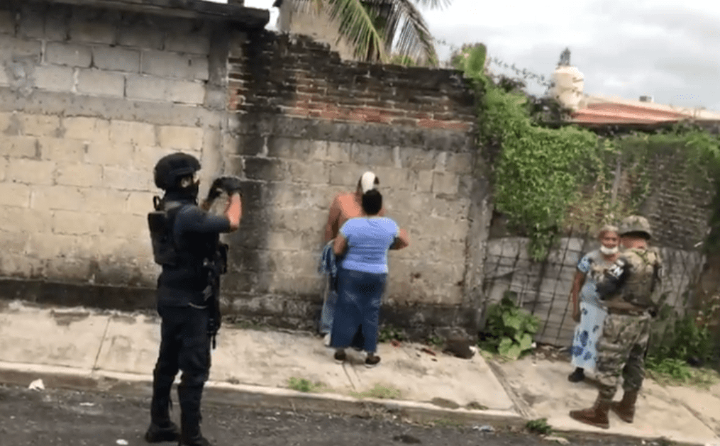 Hombre es golpeado por su compadre en la colonia El Manantial(+video)