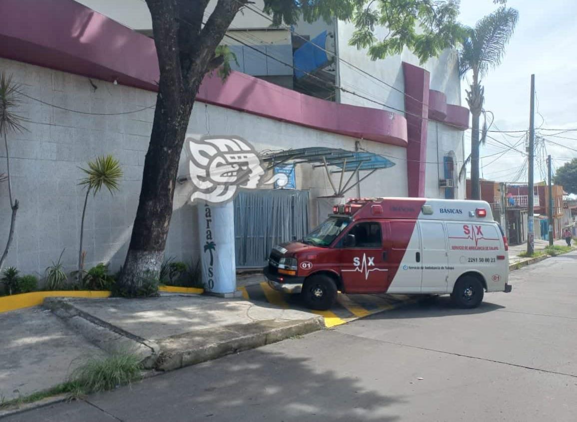 Drogan y roban a sujeto en un auto hotel de Xalapa