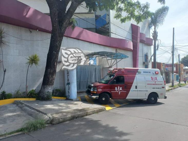 Drogan y roban a sujeto en un auto hotel de Xalapa