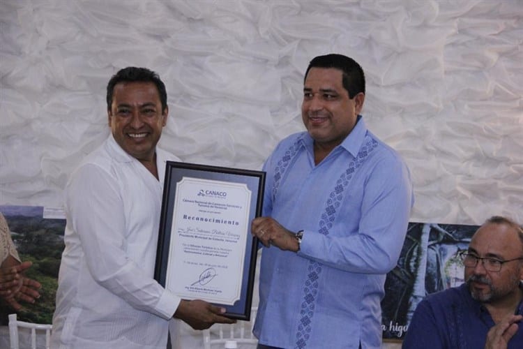 Exponen gastronomía, cultura y tradiciones de Cotaxtla en la Canaco Veracruz