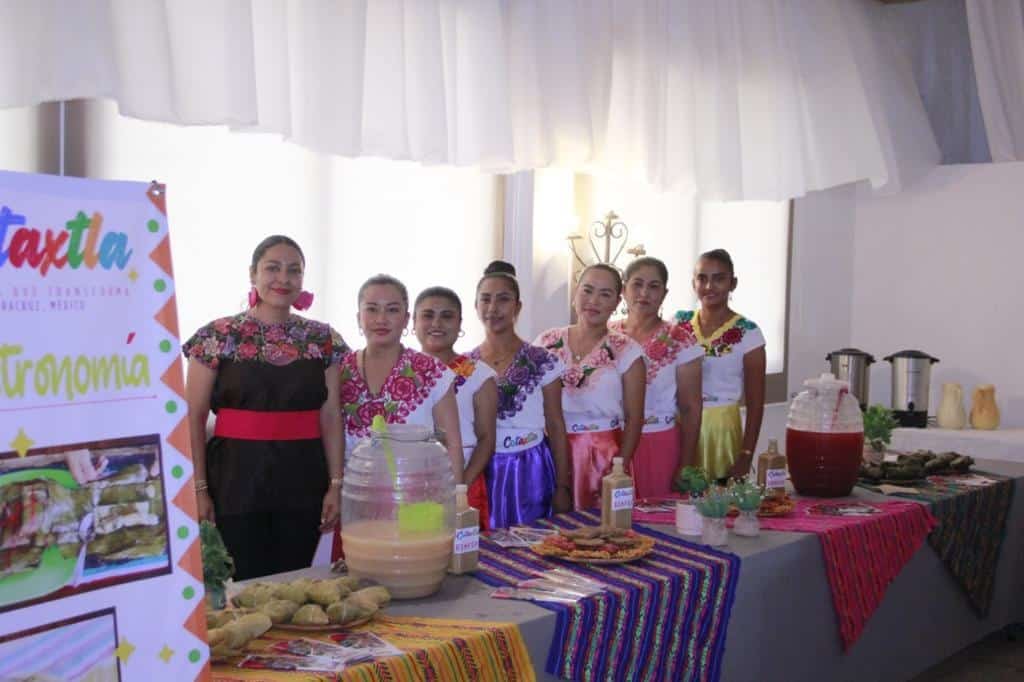 Exponen gastronomía, cultura y tradiciones de Cotaxtla en la Canaco Veracruz