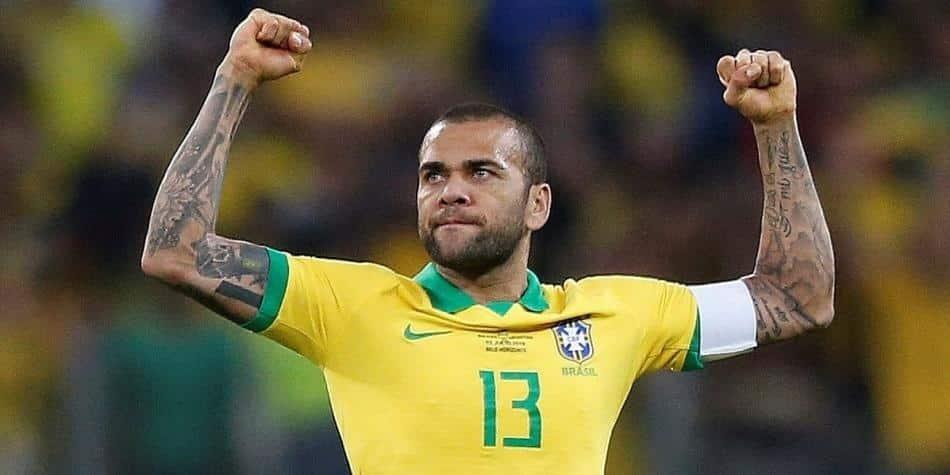 Pumas UNAM hace pequeña adhesión a oferta por Dani Alves