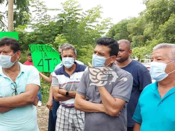 ¿Vas a Martínez de la Torre? Taxistas bloquean la carretera