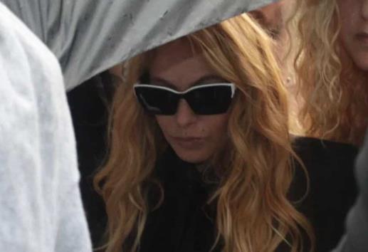 Paulina Rubio agradece muestras de apoyo tras muerte de su madre