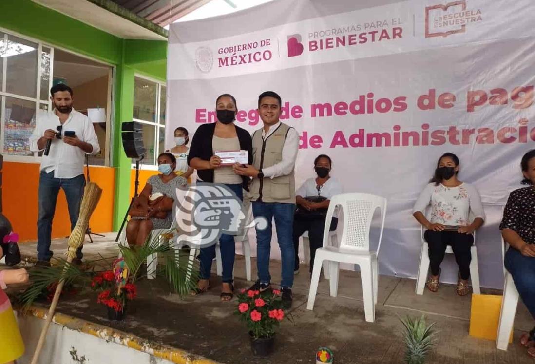 Reparte Bienestar 30 mdp en “la escuela es nuestra” en la zona sur